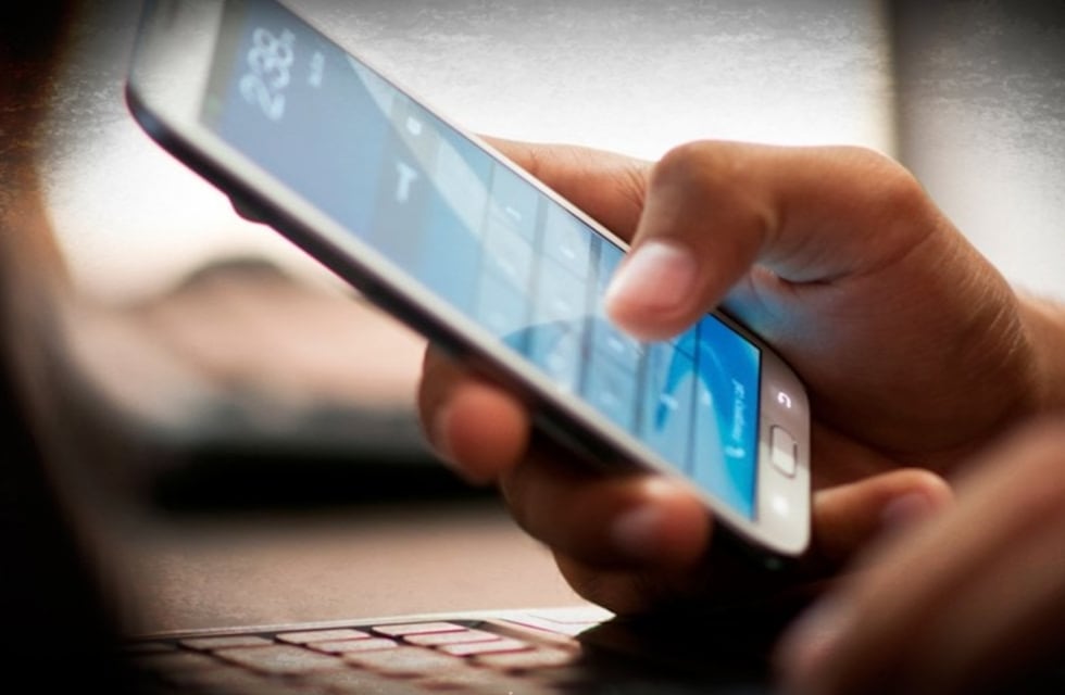 Cuatro colegios de Posadas prohíben el uso de celulares en el aula