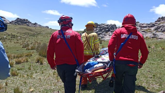 El rescate del joven accidentado en el Champaquí demandó largas horas de caminata. (Policía de Córdoba)