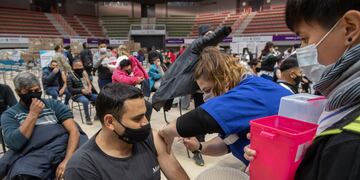 Fotos Salud Vacunacion COVID 19 a Servicios Públicos en Arena Estadio.