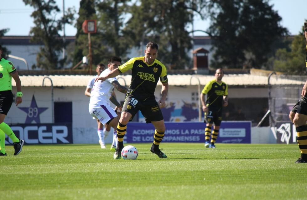 Santamarina de Tandil perdió 2 a 0 ante Deportivo Riestra