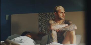 Imágenes de Mauro Icardi en la cama con Wanda Nara.