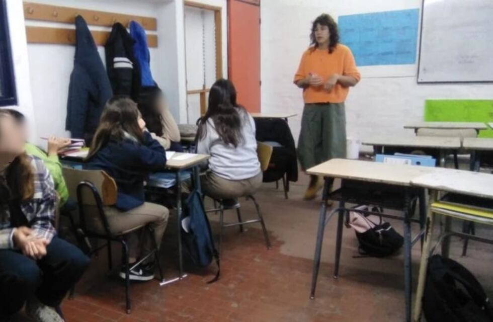 Taller de sensibilización y concientización de las violencias hacia las mujeres y personas LGTBQ+en la Escuela N° 2