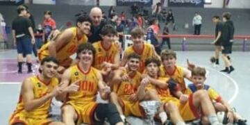 Tomás Gómez Lepez y Luca del Grazia campeones como en U-19 de Bahiense del Norte en el torneo "Cuna de Campeones".