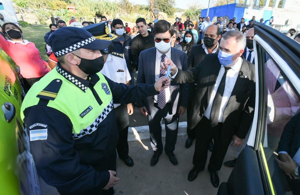 Jaldo visitó Tapia y puso en funcionamiento a un cuerpo de vigías y el centro de monitoreo para la Policía