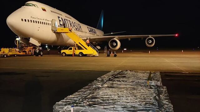 Continúa la causa por el Boeing 747 de Emtrasur que está varado en el Aeropuerto Internacional de Ezeiza y su tripulación retenida en el país. Foto: Los Andes.
