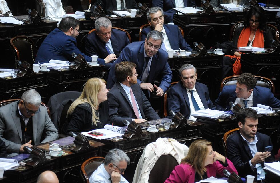 La oposición pidió sesionar el martes por el caso $Libra y tendría los votos para interpelar a Francos