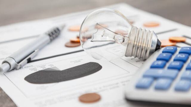 Cambia la modalidad para pagar la factura de luz.