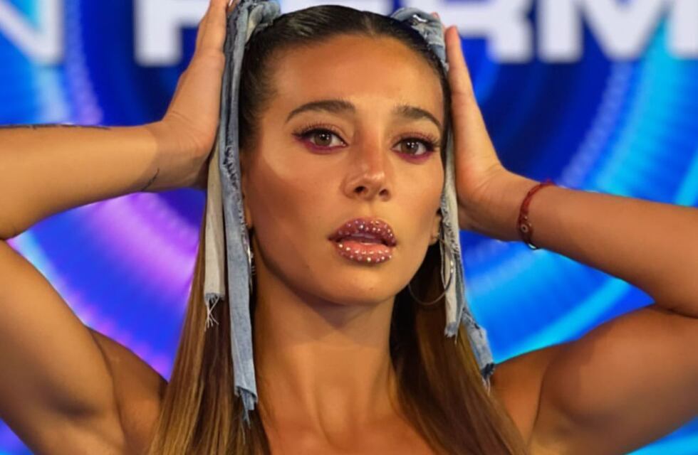 Sol Pérez lució dos microbikinis distintas y le pidió a sus fans que voten cuál es la mejor