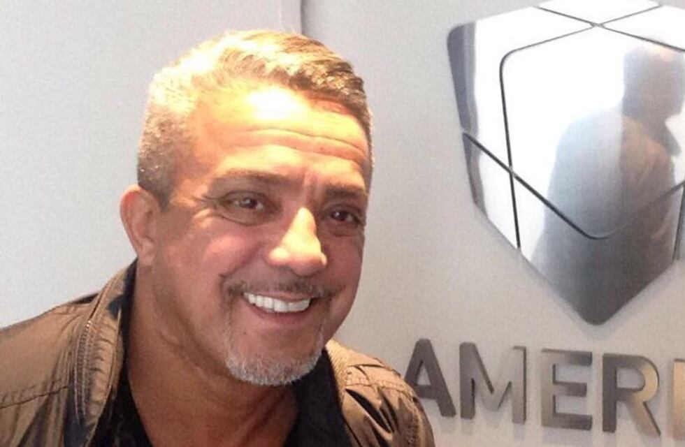 Murió Adrián Serantoni, reconocido productor de la movida tropical