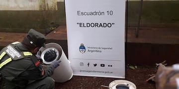 Gendarmería Nacional halló droga oculta en una encomienda de secarropas.