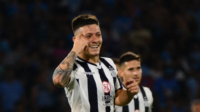 Rodrigo Garro anotó el segundo para Talleres en el clásico ante Belgrano (Pedro Castillo y Facundo Luque)