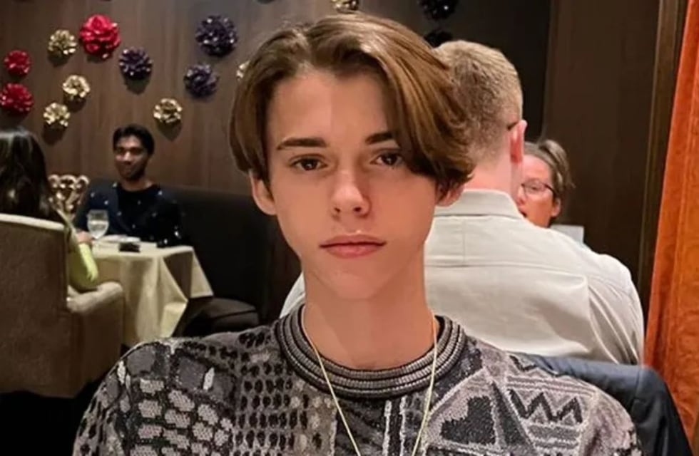 Felipe Fort publicó una foto al borde de la censura con su novia y se convirtió en tendencia