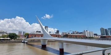 El Banco Central lanzó una nueva moneda con la imagen del Puente de la Mujer.