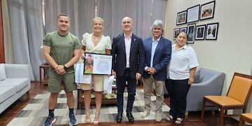 Marta Medina recibió un reconocimiento por representar a Concepción en maratones realizadas en distintos puntos del país.