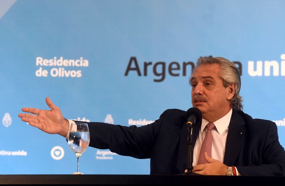 La curva de casos de Covid-19 vuelve a subir y podría haber un cierre mayor los fines de semana en el AMBA