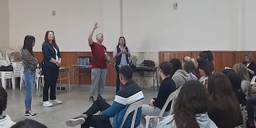 Comisión de Derechos de la Familia recorre establecimientos educativos