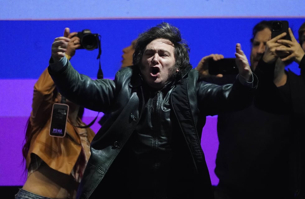 Milei plantó presencia en el conurbano bonaerense y llamó a la gente que “vaya a votar”