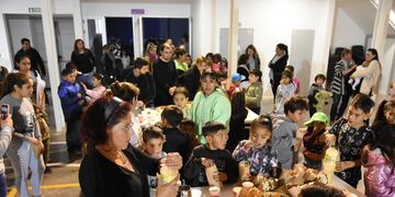 Muchos chicos concurrieron a la presentación de la película Red en el DIAT