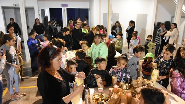 Muchos chicos concurrieron a la presentación de la película Red en el DIAT
