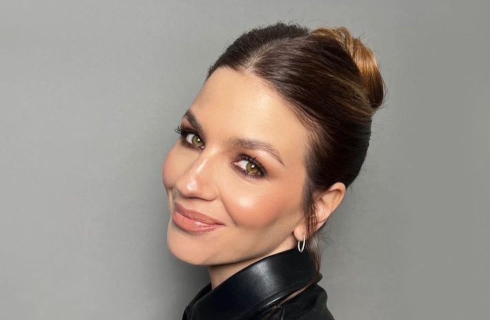 Marcela Kloosterboer disfrutó del verano con una microbikini animal print y “birrita” en mano