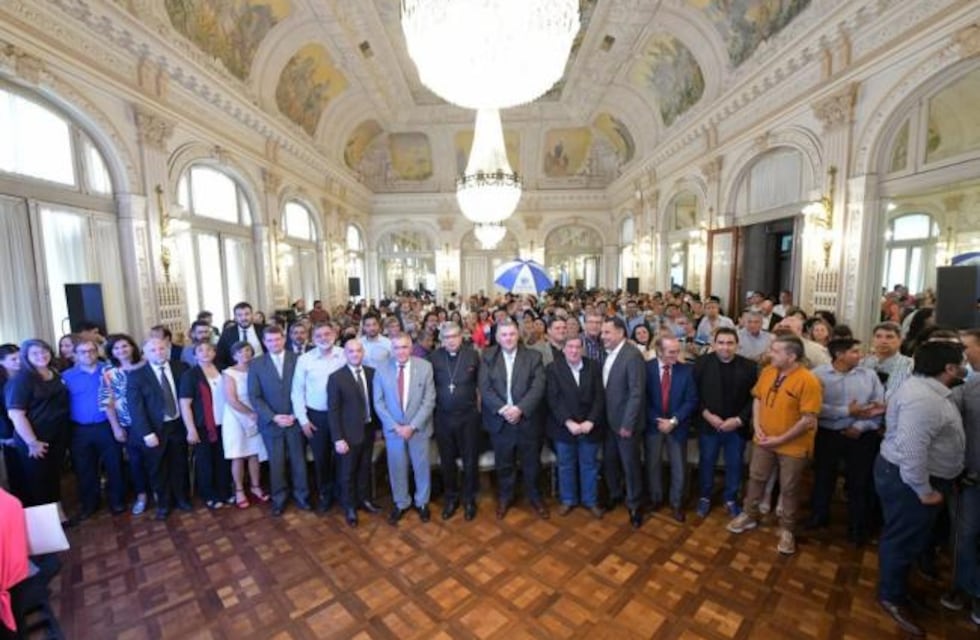 Anunciaron el pago de bono a docentes y aportes a establecimientos educativos privados