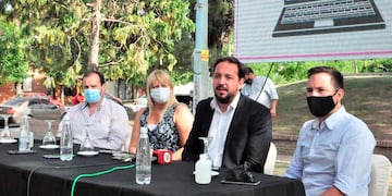 El intendente y los funcionarios durante la presentación del nuevo sistema (MSR)