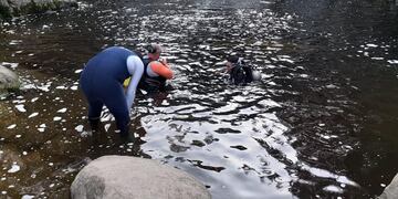 Bomberos voluntarios rescataron el cuerpo en La Olla, de La Cumbrecita. (Gentileza Bomberos)