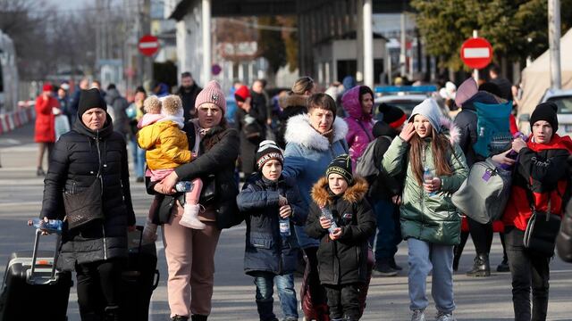 Conflicto Rusia-Ucrania: el Gobierno ordenó evacuar la embajada en Kiev
