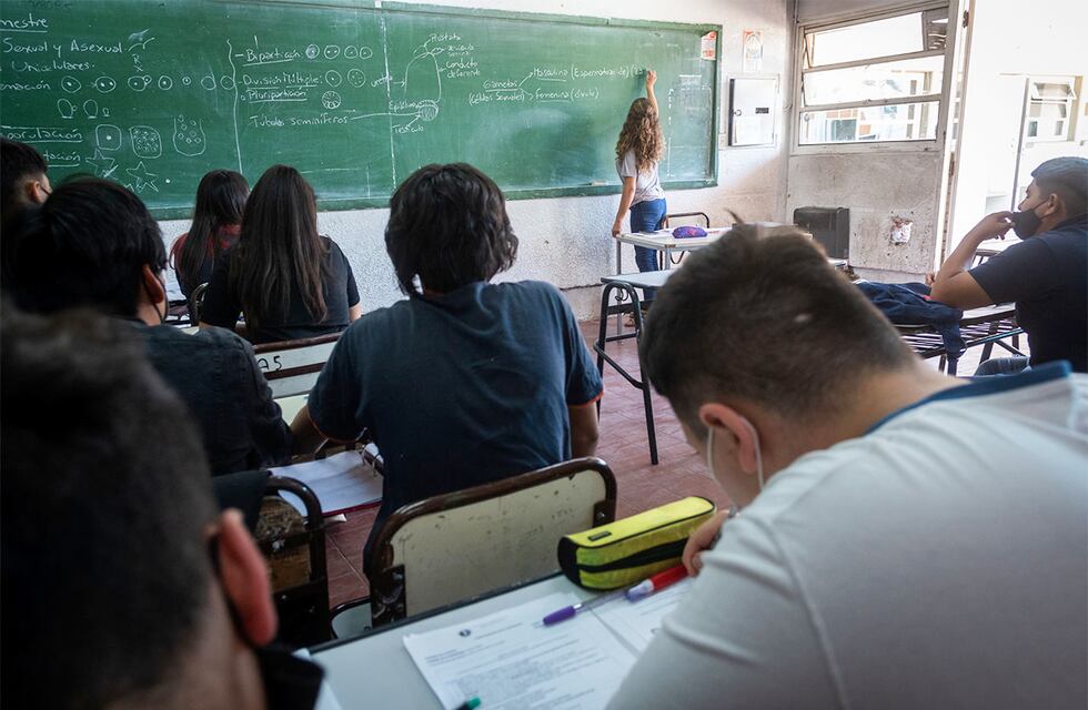 Preocupación en las escuelas: los docentes de primaria necesitan otro trabajo para llegar a fin de mes