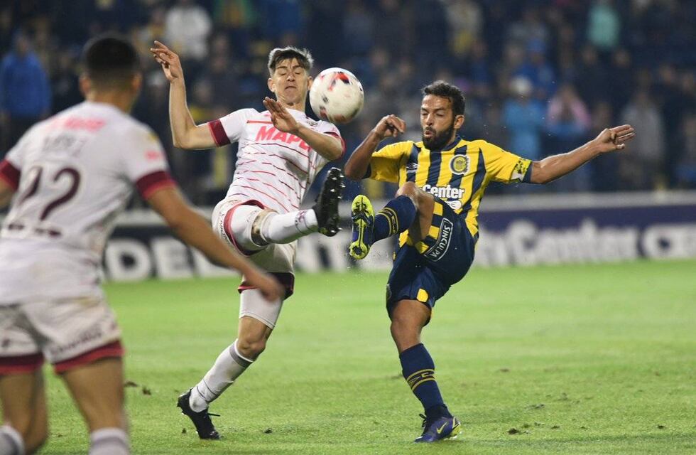 Rosario Central empató con Lanús tras una noche tensa en el debut