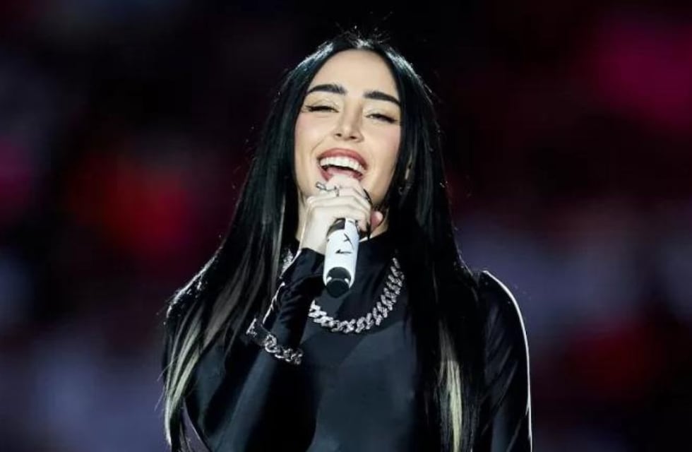 Nicki Nicole deslumbró con un look total black ultra sensual en la Fashion Week