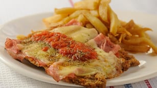 La Perla hace "la milanesa más grande del país" en Córdoba.