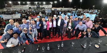 El gobernador encabezó los festejos con obras de infraestructura y actividades culturales.