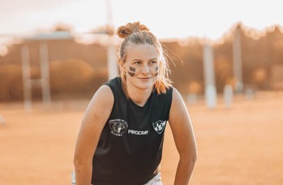 Pasó por al lado de un cesto de basura y perdió el 96% de su audición a causa de un reto de TikTok