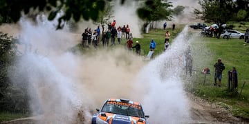 El cruce de vados. Una postal típica del Rally. En la imagen, Santiago Baldo, otro de los locales que serán protagonistas en Jesús María.