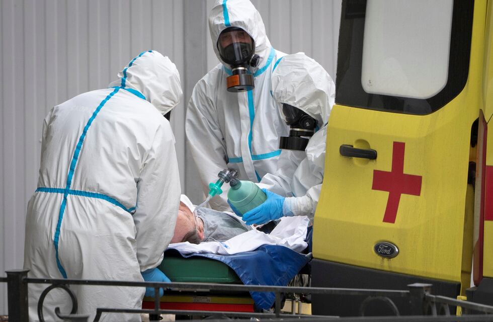 En California, las funerarias están colapsadas por COVID-19