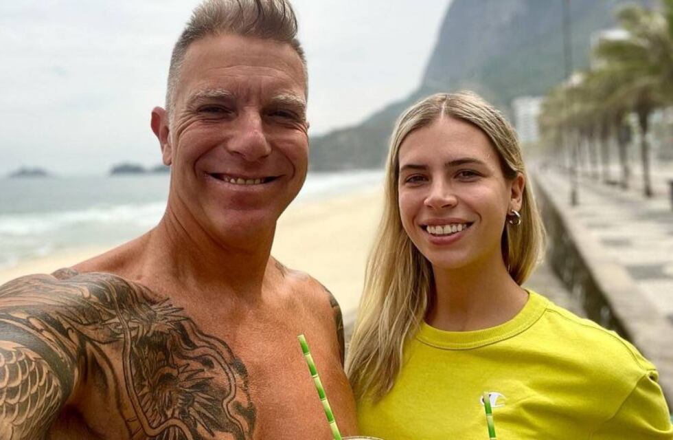 Alejandro Fantino se comprometió con Coni Mosqueira en Grecia