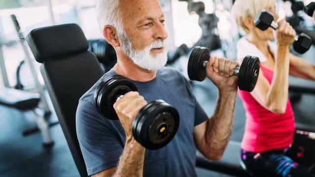 Cuáles son los mejores ejercicios para adultos de 60 años, según los expertos.