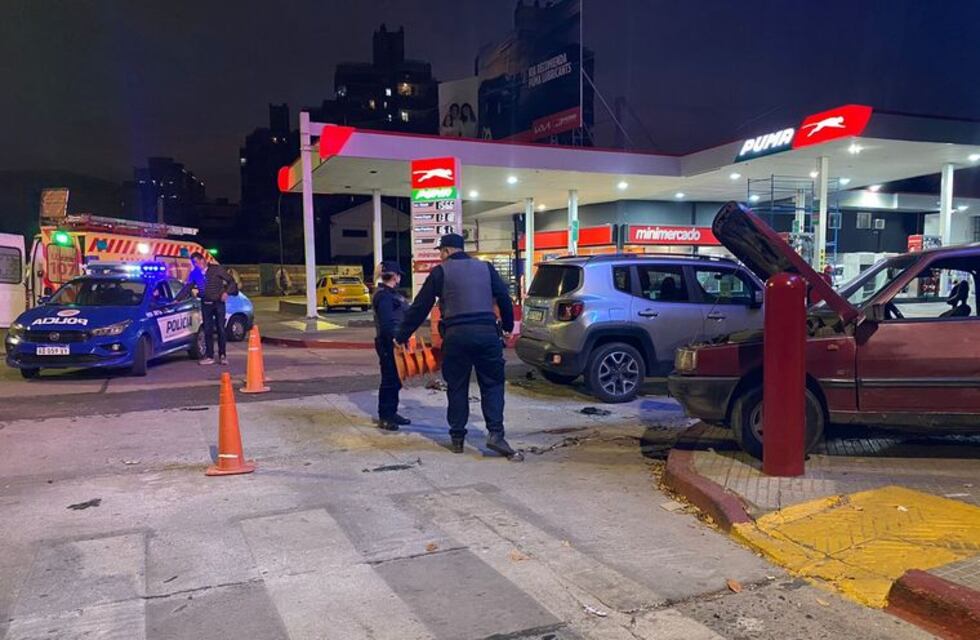 Susto en Córdoba: dos vehículos chocaron y una peatón resultó herida