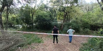 Garuhapé: buscan intensamente a un joven que se tiró al arroyo para nadar y no volvió a salir.