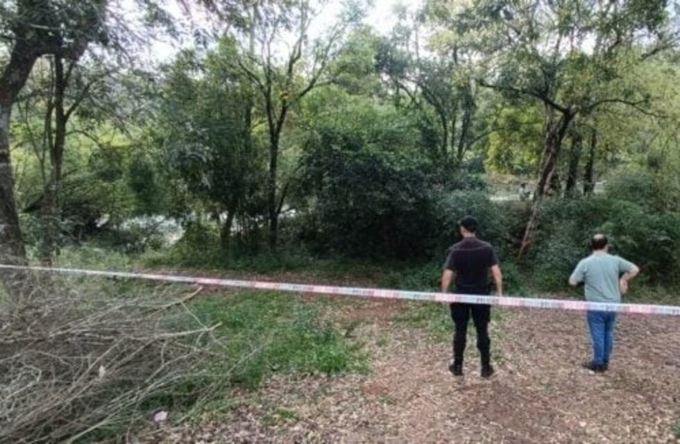 Garuhapé: buscan intensamente a un joven que se tiró al arroyo para nadar y no volvió a salir