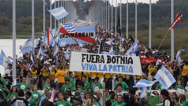 Marcha al Puente Internacional en contra de BOTNIA