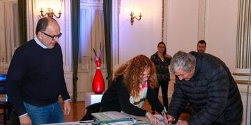 Tres Arroyos: firma de Escrituras del programa provincial Mi Escritura, Mi Casa