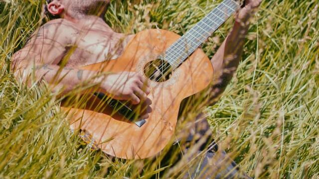 El músico presentará su nuevo material el próximo viernes 17 desde las 21h. La apertura del show estará a cargo de Barbabroh, Iñaki y Las Galaxias.