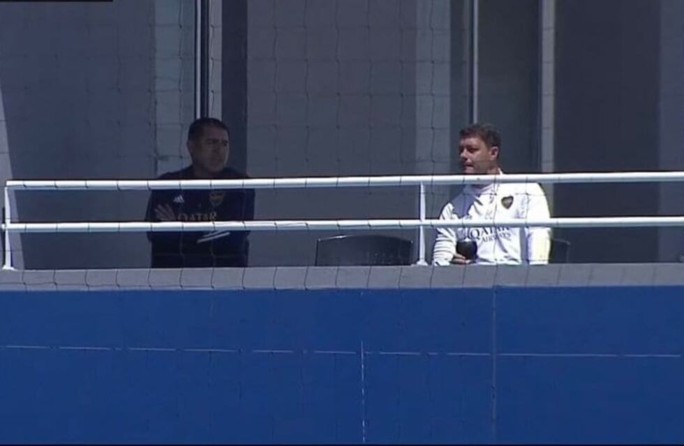 Juan Román Riquelme y Sebastián Battaglia estuvieron juntos viendo a la reserva de Boca en medio de la crisis