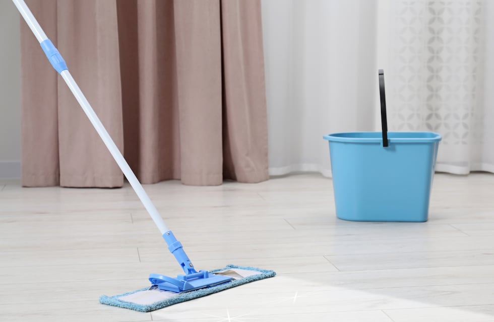 ¡Adiós a la humedad!: los trucazos para limpiar el hogar tras varios días de lluvia