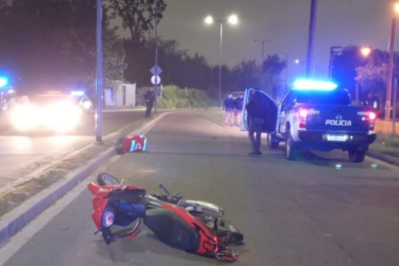 Córdoba: un choque frontal entre motos dejó un muerto y un herido en barrio Los Granados. (Policía)