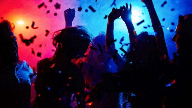 Las fiestas clandestinas, un foco de riesgo entre los jóvenes para la transmisión del virus.