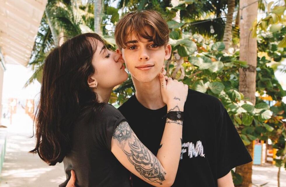 Muy enamorado: Felipe Fort se tatuó la mordida de su novia y el video se hizo viral