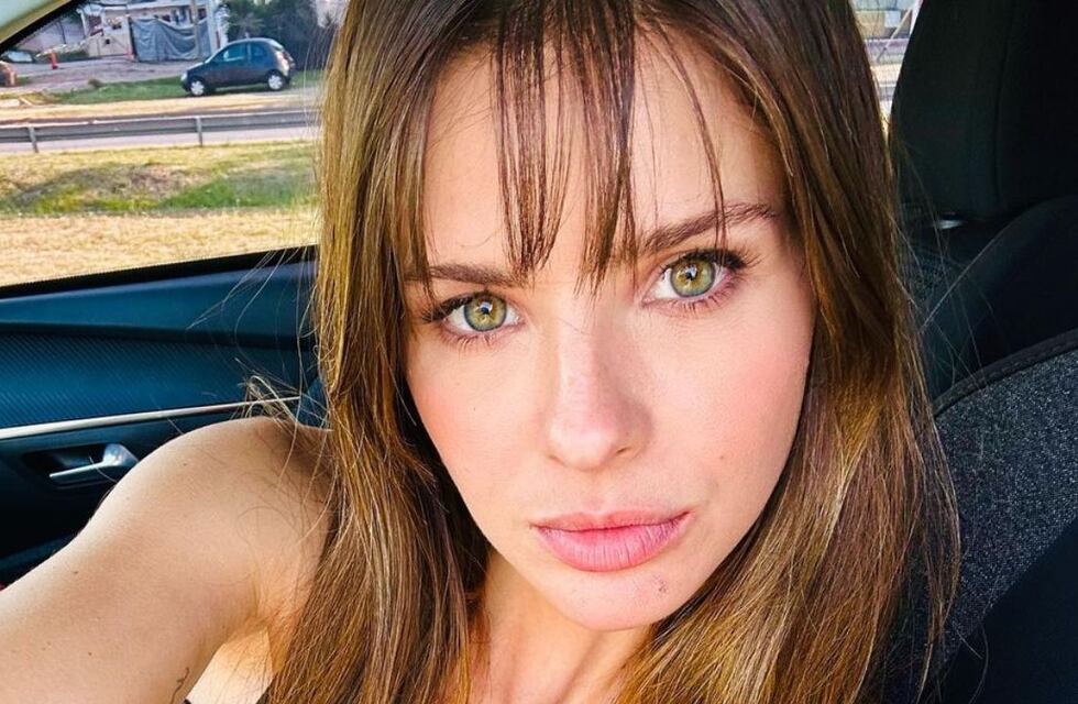 El día que la China Suárez conquistó con una microbikini cruzada y verde militar